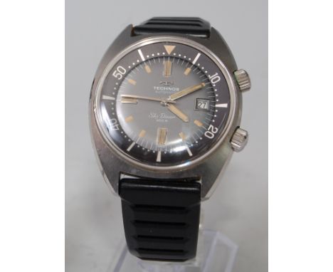 A gent's steel Technos Sky Diver 200m automatic wristwatch, circa 1970s, the signed grey dial with luminous baton markers, sw