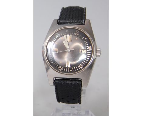 A gent's vintage Duward Aquastar 200m steel cased automatic dive watch, circa 1970, the charcoal dial having mixed markings, 