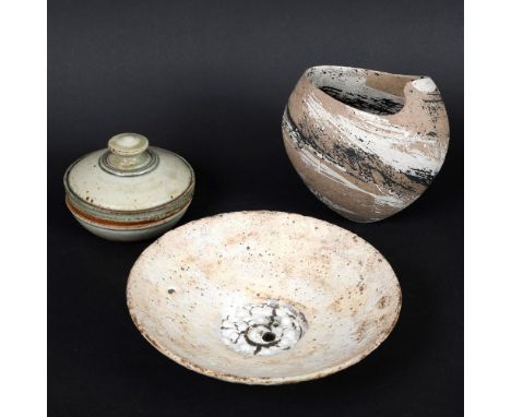 RICHARD BATTERHAM (1936-2021) - LIDDED STONEWARE DISH. A shallow dish with with a dome top cover, unmarked (14cms diameter). 