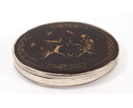 18th century silver and tortoiseshell snuff box, of oval from the hinged lid inlaid with gilt wire work ornament, 7.5cm wide