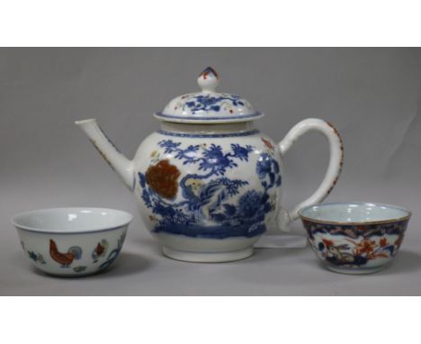 A Chinese enamelled teapot and cover, a Chinese Imari teabowl and another teabowl