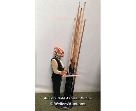 VINTAGE 'BUTLER5 CUE RACK, HOLDS X6 CUES, APPROX. MEASUREMENTS WITHOUT CUES: 86CM (H) X 45CM (W)