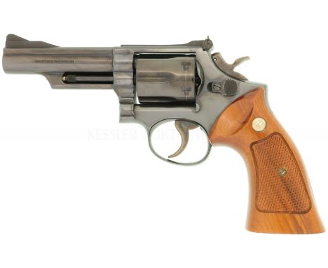 LL 4", TL 240mm, pollierte, brünierte Ganzstahlwaffe, DA-Abzug, Mikrometervisierung, Rampenkorn. Abzug und Hammer buntgehärt