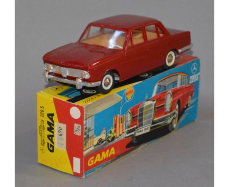 Gama 470 BMW 1800 in red. (Boxed)