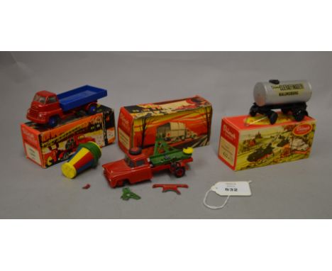 3 x Boxed Vilmer model (Denmark) Ref No's 477, 622A, 471. 
