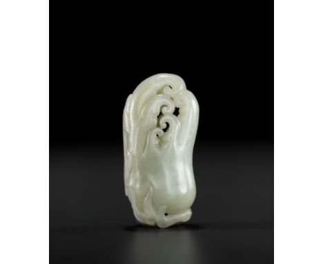 A 'BUDDHA'S HAND' POMANDER JADE PENDANT, QING DYNASTYChina, 1644-1912. Finely carved in openwork as a Buddha's hand citron wi