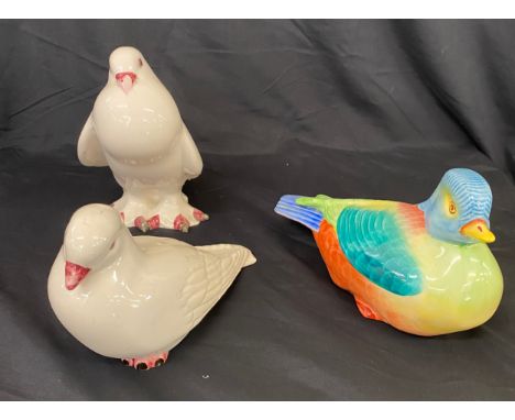 Hollohaza Hungarian porcelain vintage 1950s large coloured Duck, Vintage Pair Casa Puop ceramic doves c1960 Portugal 