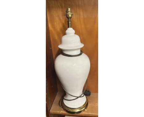 Large ceramic brass base table top lamp, approximate measurements: 