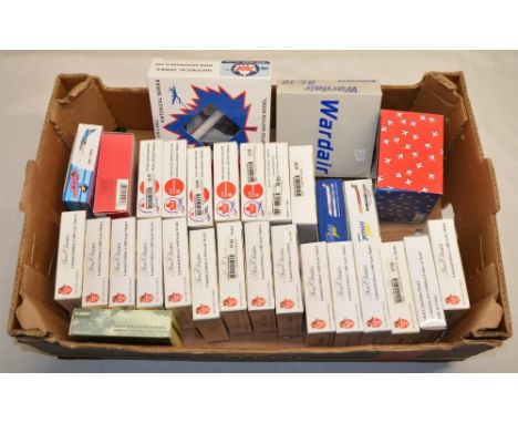 Thirty boxed 1/400 scale diecast airliner aircraft models, mostly Canadian operated types, includes 737, DC-10, Constellation