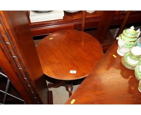 An antique mahogany tripod table, AF