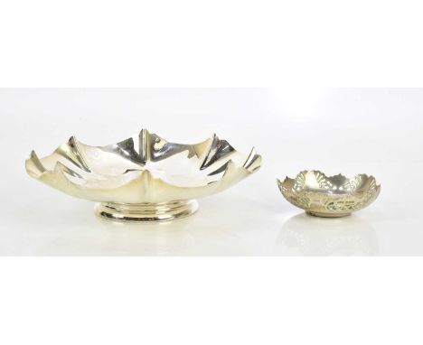 VINERS LTD; a George VI hallmarked silver bowl, Sheffield 1939, together with a hallmarked silver dish, approximate combined 