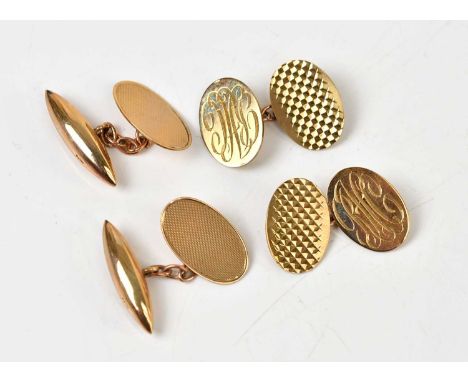 Two pairs of 9ct yellow gold cufflinks, combined approx 9.1g (2).