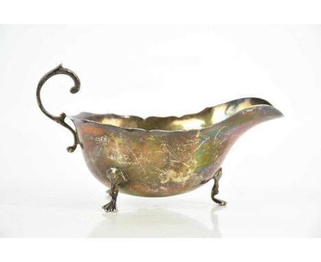 ADIE BROTHERS LTD; a George VI hallmarked silver sauceboat, Birmingham 1936, approx 2.40ozt/74.8g.