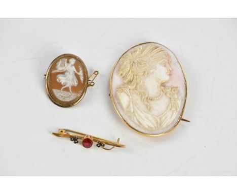A Victorian yellow metal mounted cameo brooch, wth a portrait of a maiden, 55 x 40mm, an Edwardian 9ct gold bar brooch, and a