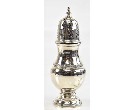 ADIE BROTHERS; an Elizabeth II hallmarked silver sugar caster, with a single band of Celtic knot decoration, Birmingham 1960,