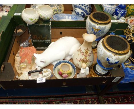 A quantity of china to include; an early Royal Worcester bowl having crescent mark to base (5" diameter x 2 1/2" high - repai