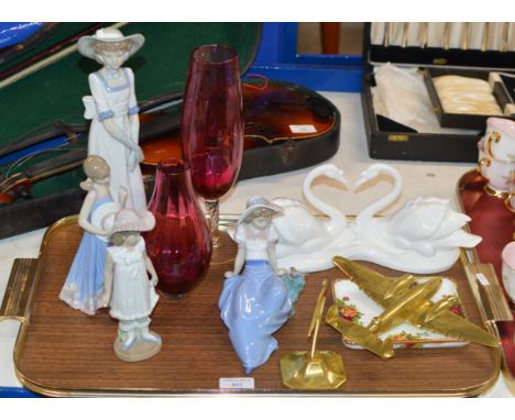 TRAY CONTAINING BRASS PLANE ORNAMENT, ROYAL DOULTON SWAN DISPLAY, CRANBERRY GLASS WARE &amp; VARIOUS NAO FIGURINE ORNAMENTS  