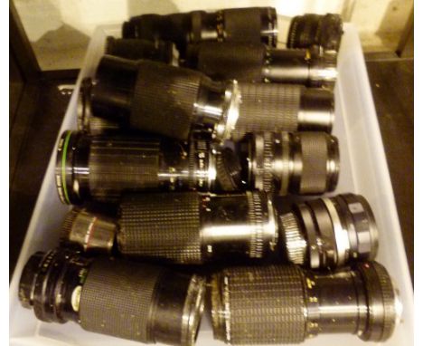 MIXED CAMERA LENSES. Tray of mixed camera lenses