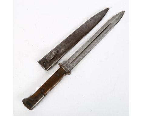 A German 1898 pattern bayonet and scabbard, blade length 25cm 