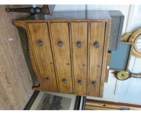 An early 19th century mahogany chest of drawers, with ebony stringing, the four long graduated drawers on bracket feet, 95cm 