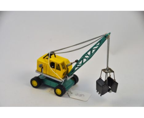GAMA GREEN AND YELLOW DRAGLINE EXCAVATOR