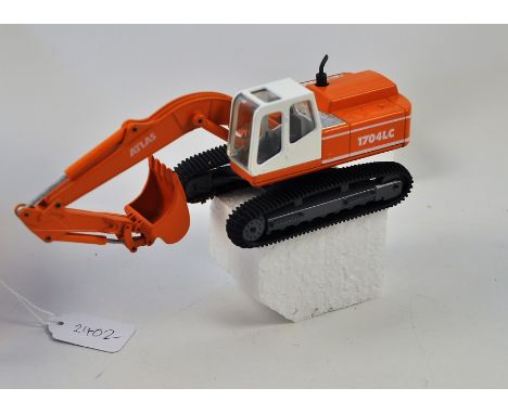 CONRAD MODEL 2906 ATLAS 1704LC HYDRAULIC EXCAVATOR SCALE 1:50 GC SHABBY BOX 