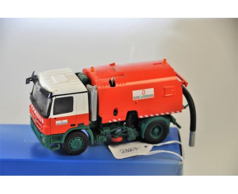 CONRAD COLLECTION MODEL 72212/03 JEAN LEFEBVRE MERCEDES BENZ ROAD SWEEPER SCALE 1:50 VGC