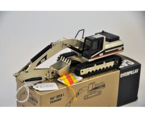 1:50 SCALE NZG MODELS CATERPILLAR 325B L EXCAVATOR IN BOX SLIGHT WEAR TO BOX VGC