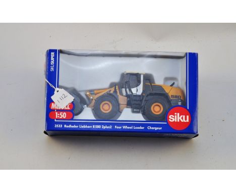 SIKU 1:50 SCALE FOUR WHEEL LOADER IN BOX VGC.