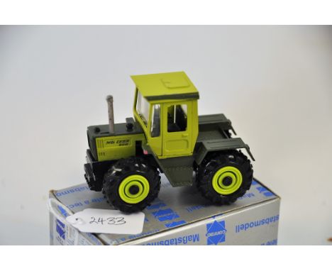 CONRAD MODEL 5017 MB TRAC800 TRACTOR GREEN GC CHIPS TO PAINT WORK