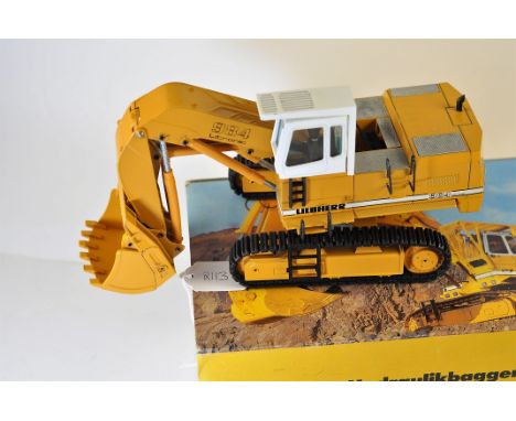 CONRAD LIEBHERR HYDRAULIC EXCAVATOR R 984 MODEL:2827 SCALE 1:50 SLIGHT DAMAGE TO BOX MODEL IN GC