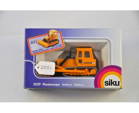 1.55 SCALE SIKU MODEL NO-2529 BULLDOZER IN BOX NMC. 