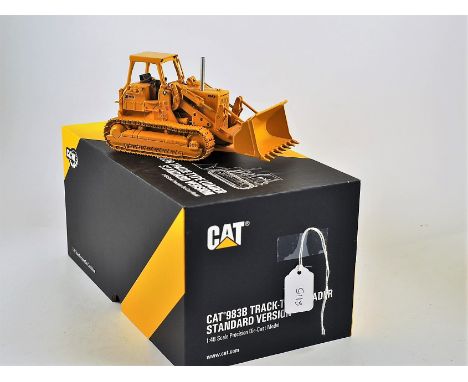 CLASSIC CONSTRUCTION MODELS CAT 983B TRACK TYPE LOADER STANDARD VERSION SCALE 1:48 VGC