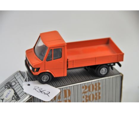 CONRAD MODEL 3062 207D 208 MERCEDES TRUCK ORANGE SCALE 1:50 GC