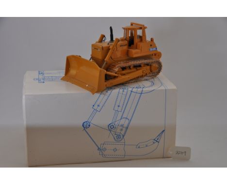 CLASSIC CONSTRUCTION MODELS DRESSER TD-40C EXCAVATOR SCALE 1:48 VGC