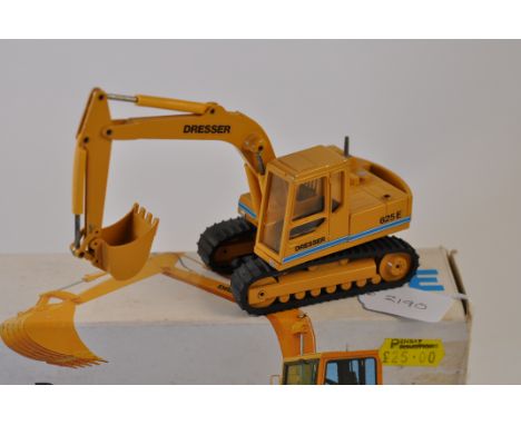 CONRAD MODEL 2819 DRESSER 625E EXCAVATOR SCALE 1:50 VGC