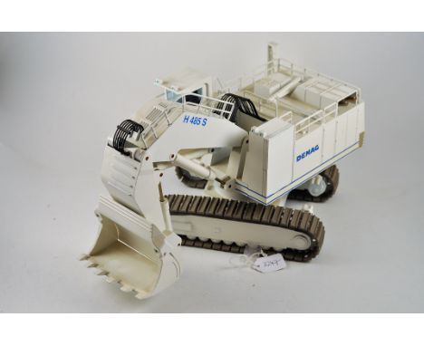 NZG MODEL 357 DEMAG H485S HYDRAULIC EXCAVATOR SCALE 1:50 VGC