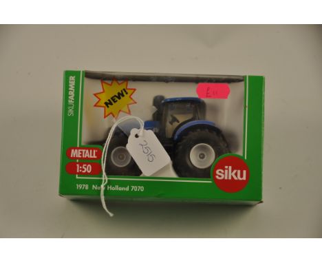 SIKU FARMER MODEL 1978 NEW HOLLAND 7070 TRACTOR SCALE 1:50 GC