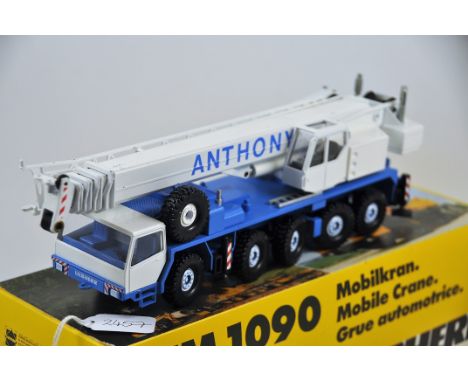 CONRAD MODEL 2065 LIEBHERR LTM 1090 MOBILE CRANE SCALE 1:50 BLUE AND WHITE ANTHONY 1:50 GC