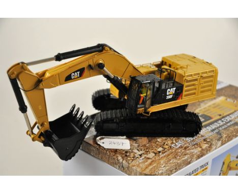 DIE CAST MASTERS HIGH LINE SERIES MODEL 85284 CAT 390FL HYDRAULIC EXCAVATOR SCALE 1:50 VGC