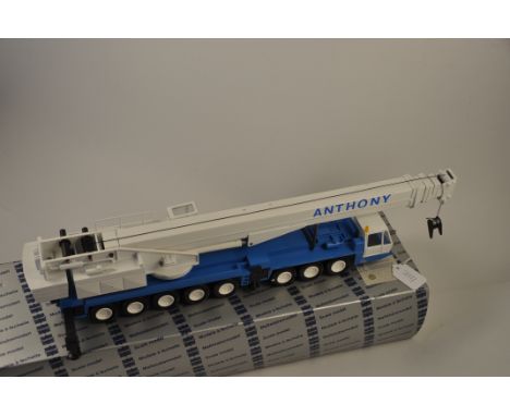 CONRAD MODEL 2077 KRUPP AUTO CRANE ANTHONY BLUE AND WHITE SCALE 1:50 GC