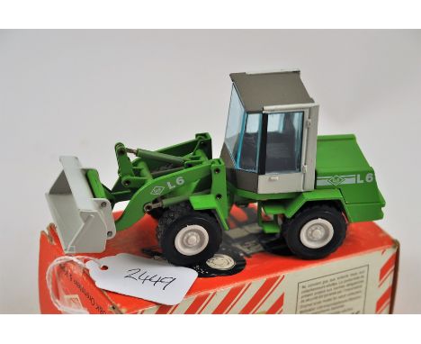 NZG MODEL 381 O&K ORENSTEIN & KOPPEL L6 GREEN EXCAVATOR SCALE 1:50 GC 