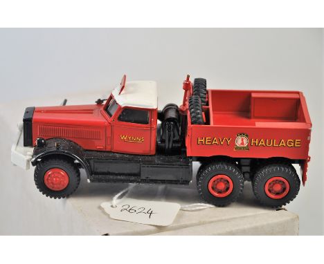 SUN MOTOR CO MODEL 131 HAND MADE WHITE METAL DIAMOND T WYNNS HEAVY HAULAGE TRUCK SCALE 1:48  BROKEN WING MIRRORS