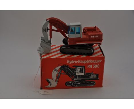 NZG MODEL 246 O&K ORENSTEIN & KOPPEL RH 30C HYDRAULIC EXCAVATOR SCALE 1:50 GC