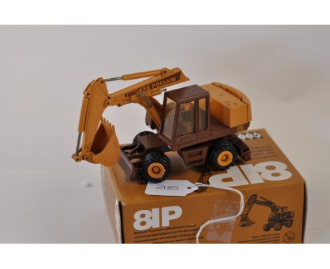 CONRAD MODEL 2893 CASE 81P HYDRAULIC EXCAVATOR WITH EXTENDING BOOM SCALE 1:50 GC SLIGHT WEAR