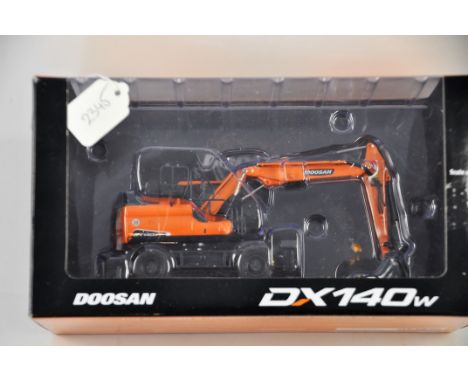 DOOSAN MODEL D00107 DX140W WHEELED EXCAVATOR SCALE 1:50 GC