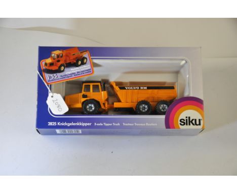 1:55 SCALE SIKU MODEL NO - 2825 VOLVO BM 3 - AXLE TIPPER TRUCK IN BOX SLIGHT DAMAGE TO BOX CG