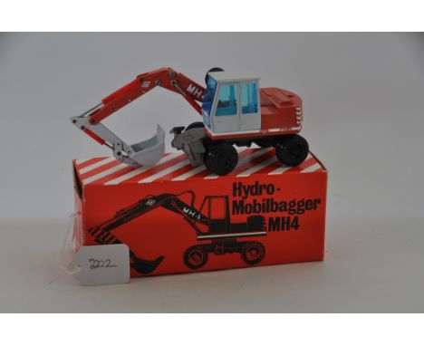 NZG MODEL 162 O&K ORENSTEIN & KOPPEL MH4 HYDRAULIC EXCAVATOR SCALE 1:50 GC