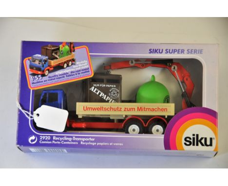 1:55 SCALE SIKU MODEL NO - 2920 MERCEDES RECYCLING TRANSPORTER IN BOX SLIGHT WEAR TO BOX CORNERS VGC