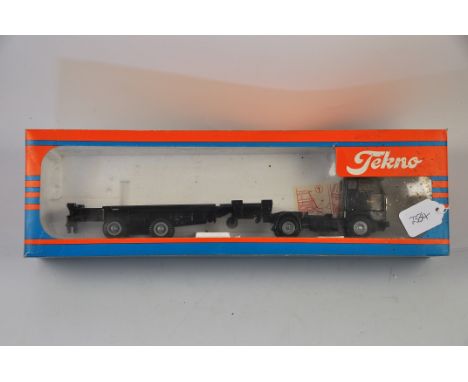 TEKNO VOLVO CARGO TRUCK BLACK SCALE 1:50 GC CHIPS TO PAINTWORK NOT ORIGINAL BOX